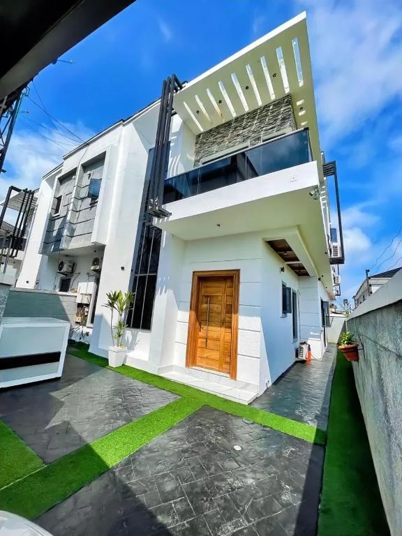 4bdrm Duplex in Victory Estate, Ago Palace for sale